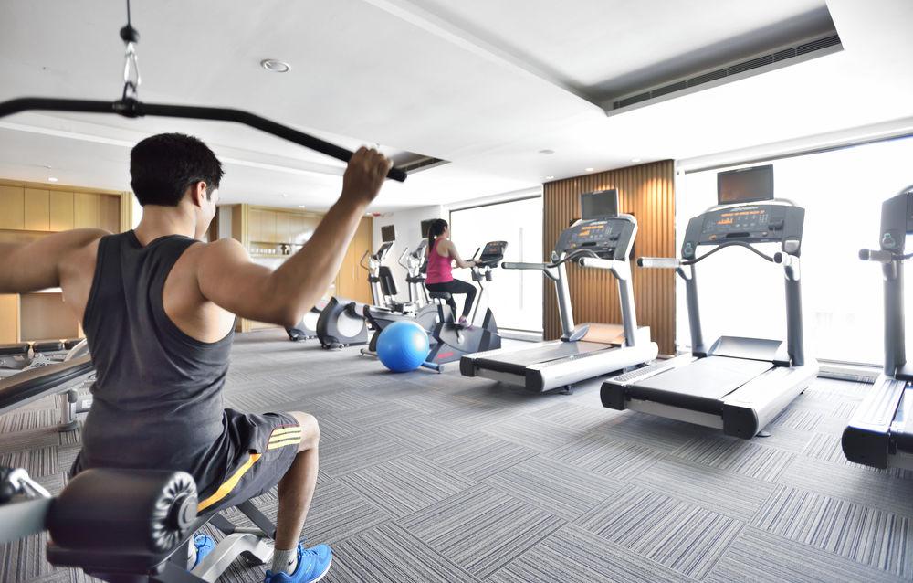 Courtyard By Marriott Agra Ξενοδοχείο Εξωτερικό φωτογραφία The gym at the hotel