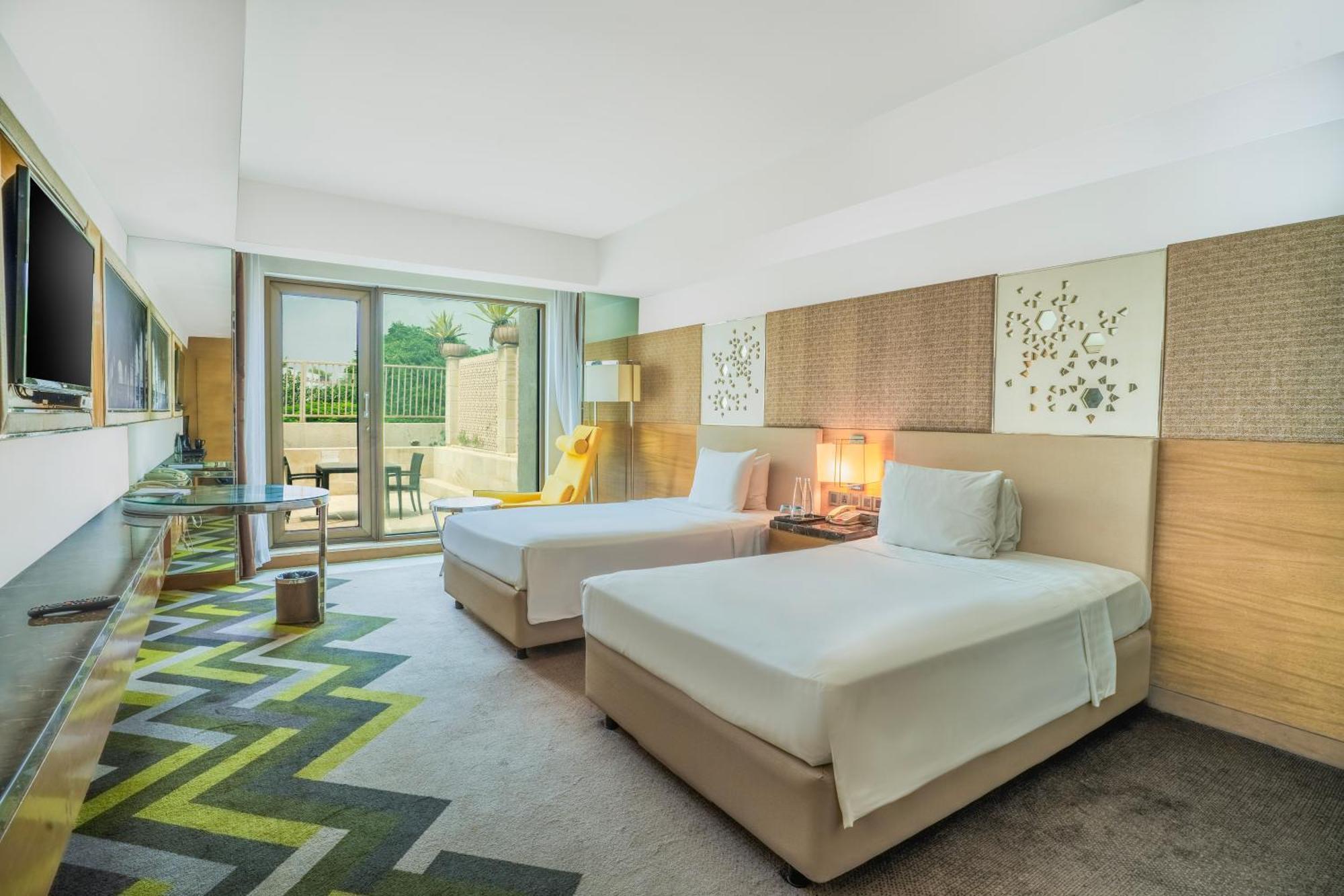 Courtyard By Marriott Agra Ξενοδοχείο Εξωτερικό φωτογραφία