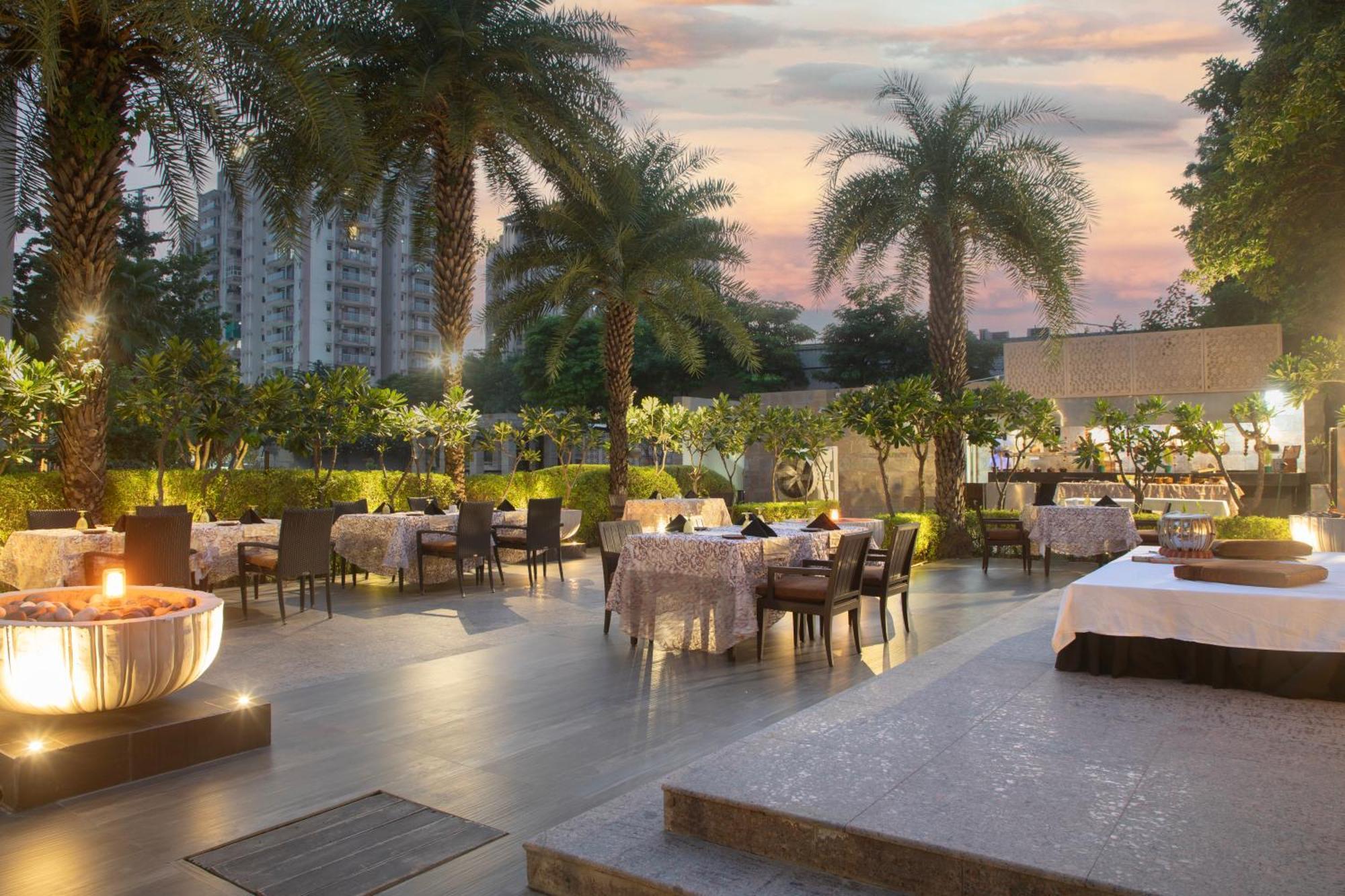 Courtyard By Marriott Agra Ξενοδοχείο Εξωτερικό φωτογραφία The Park, New Delhi